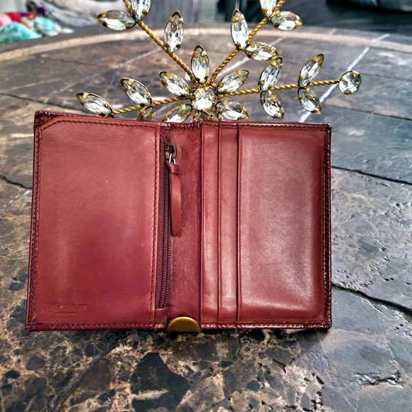 Yves Saint Laurent San Lorenzo Burgundy Patent Leather small  Bifold Wallet - Picture 5 of 11